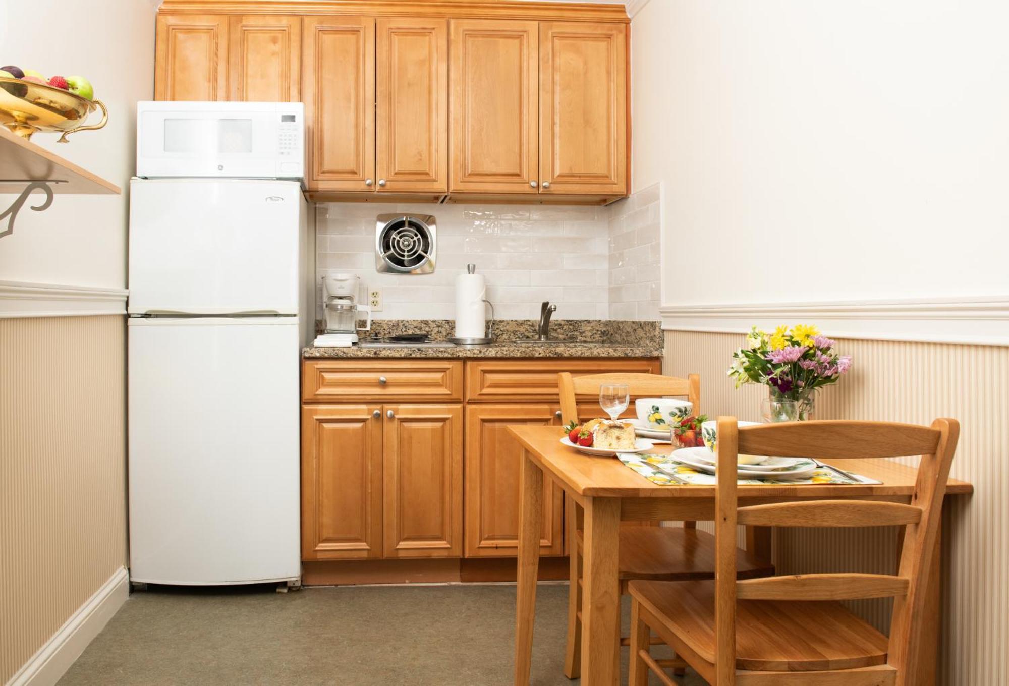 Studio Apartment NOT Pet Friendly
