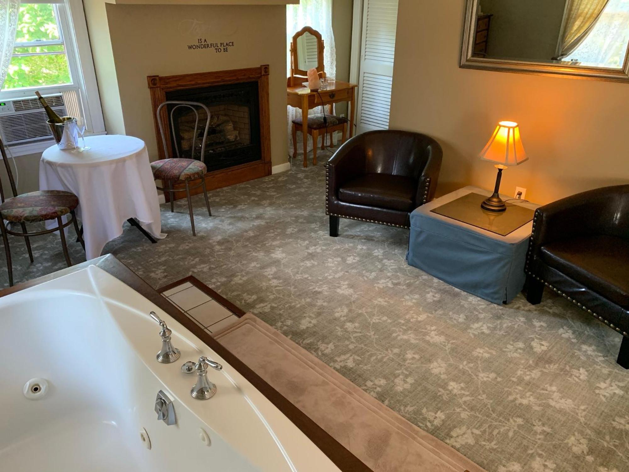 Deluxe King Room