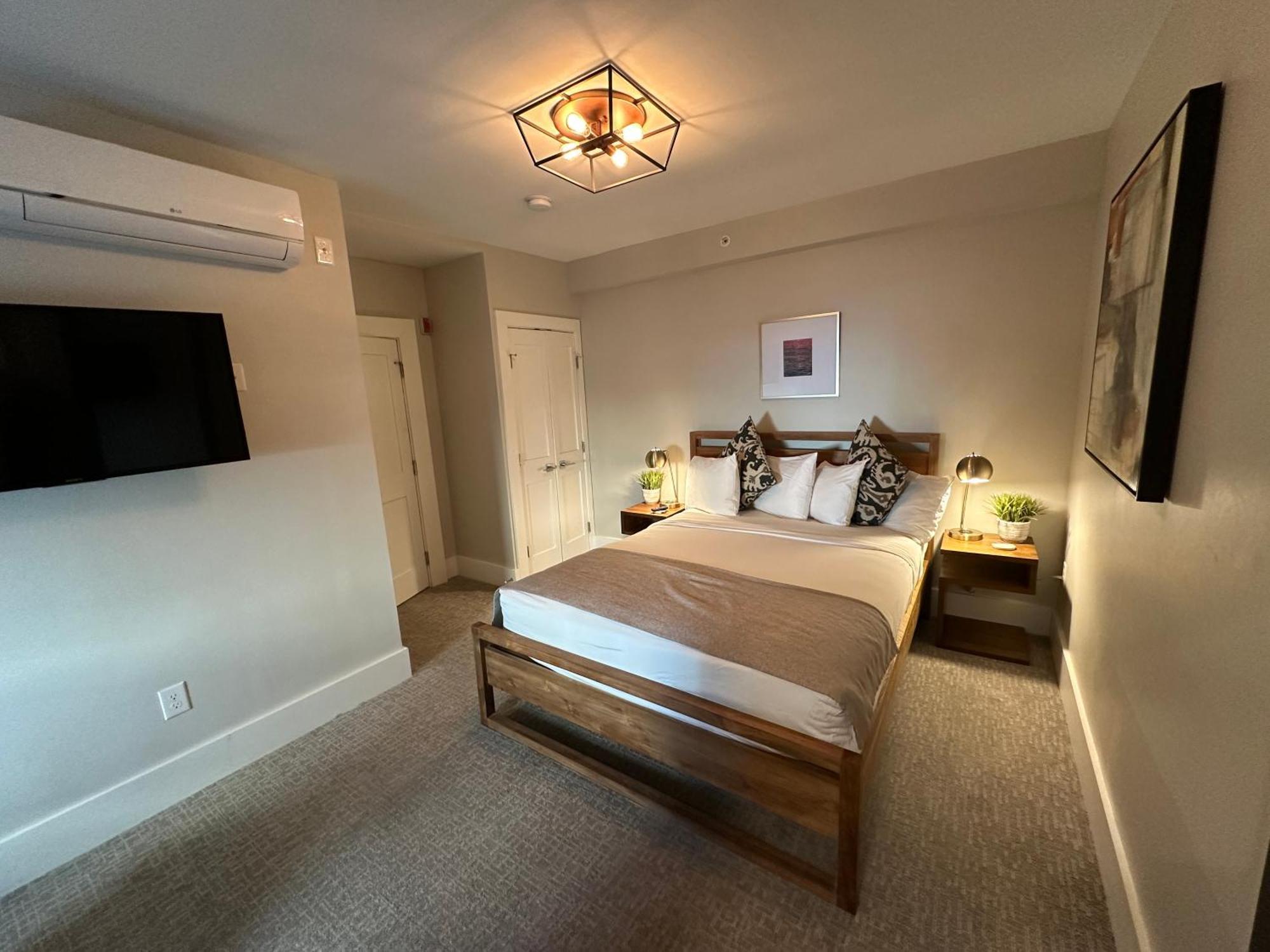 Triple Room Bath