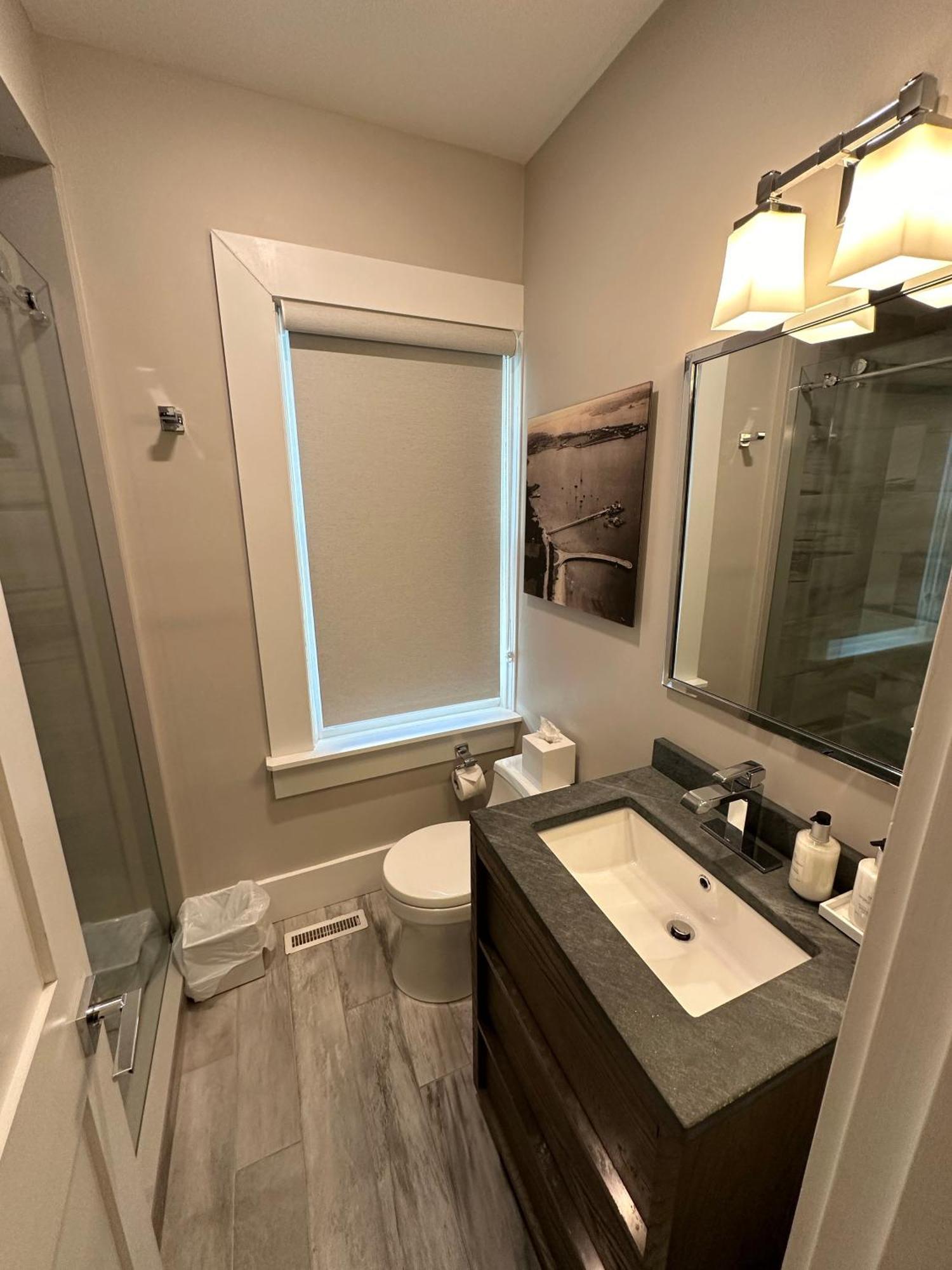 Triple Room Bath