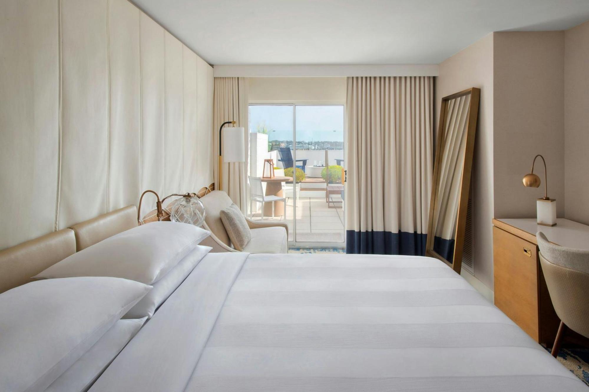 Guest room 1 King Water view Balcony