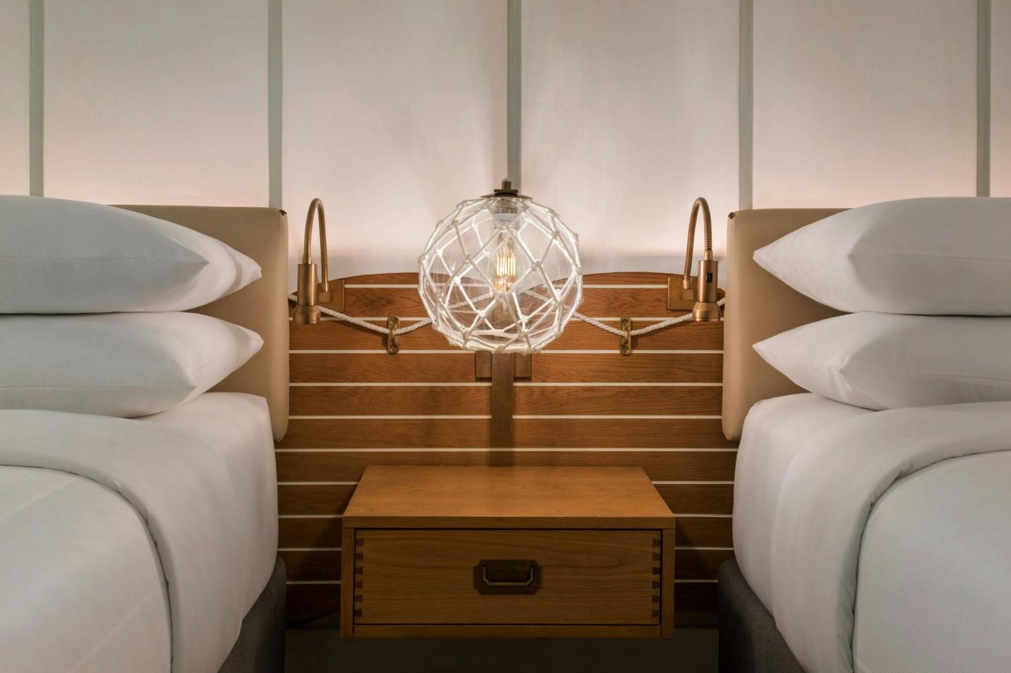 Queen Room Two Queen Beds Balcony Water View