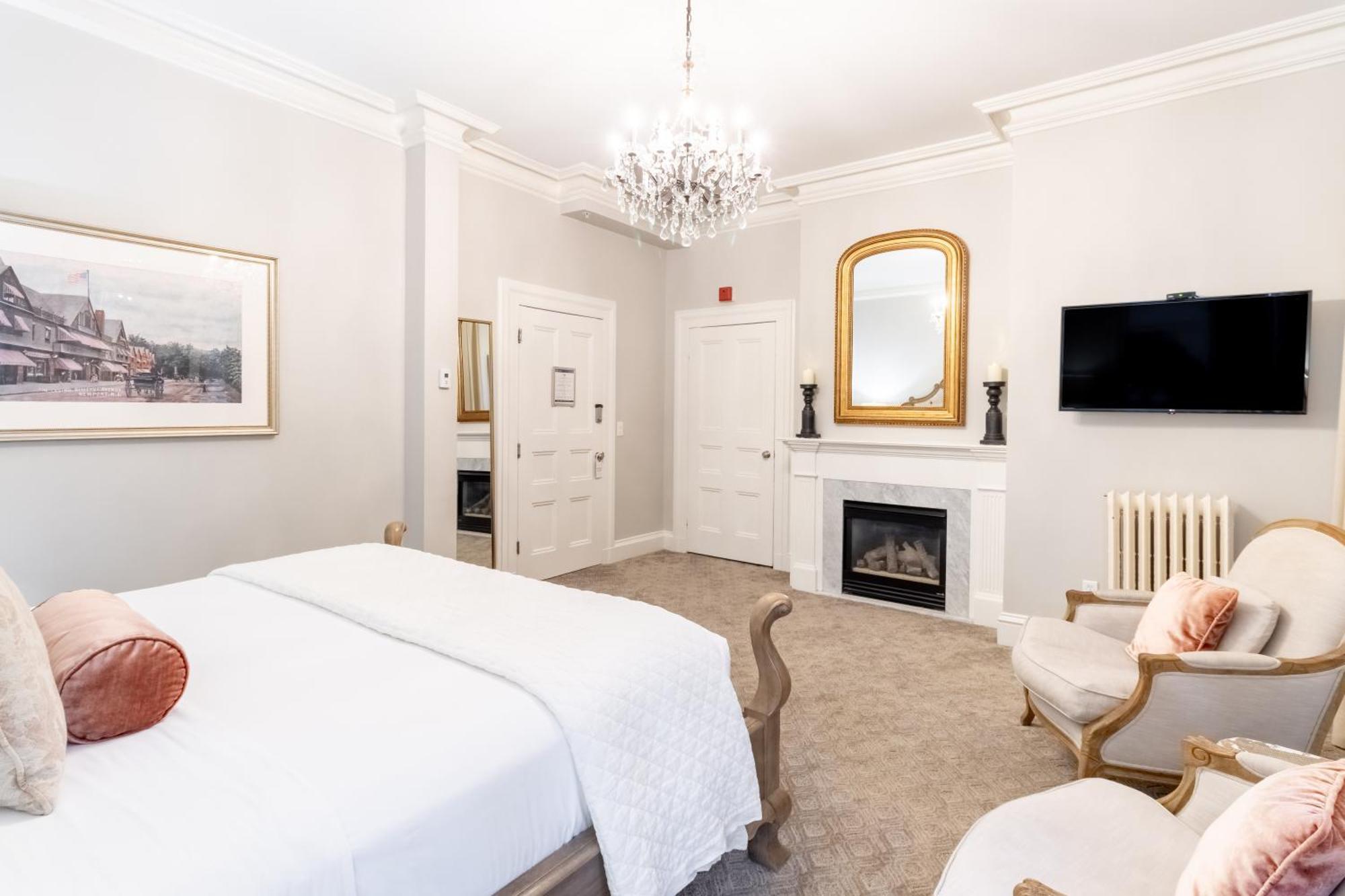 Room 2 – King Room