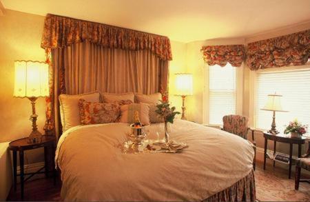 King Room with Spa Bath,63286531:JPEG