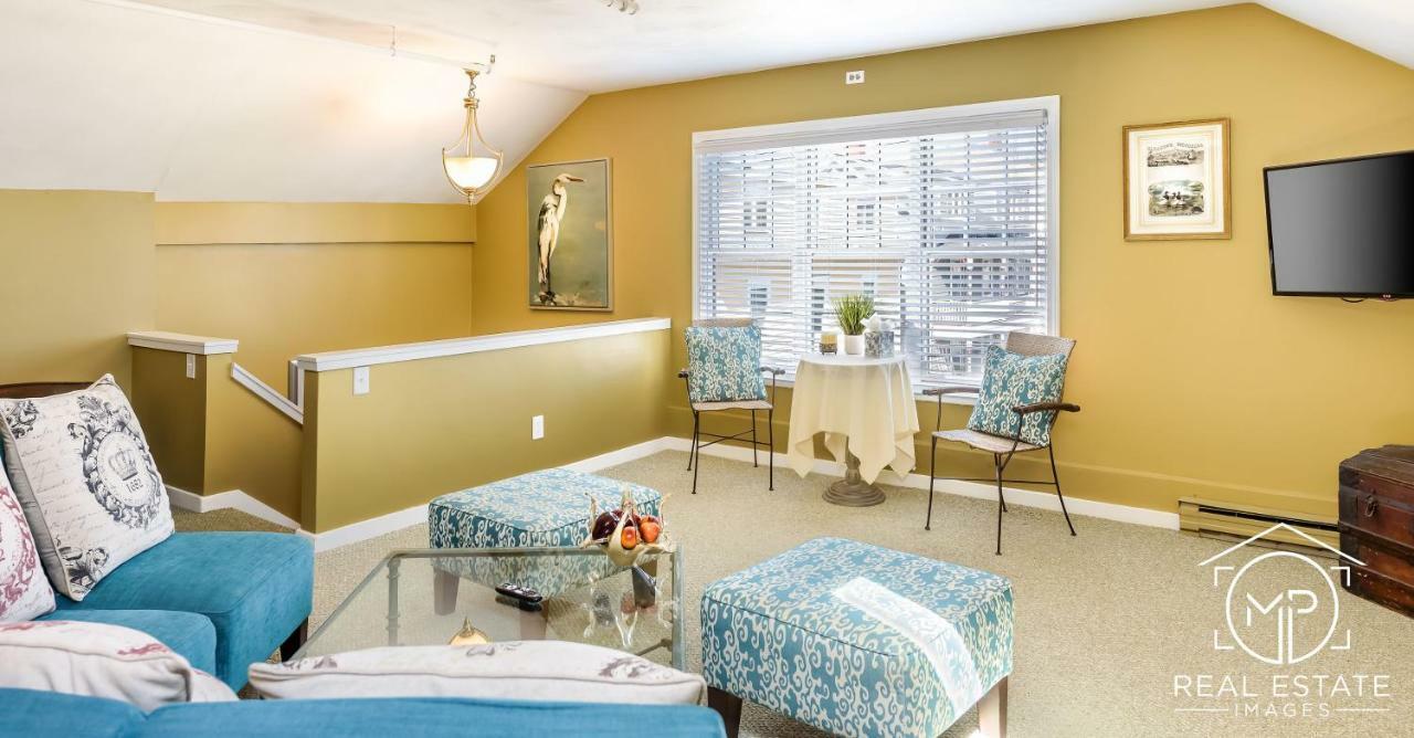 Room 16 Alberta Apartment 2 Queen Bedrooms