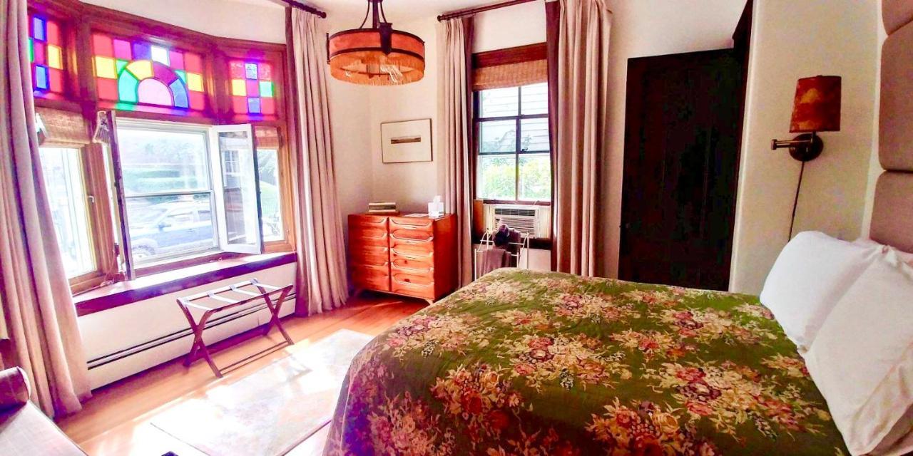 Queen Room Spa Bath