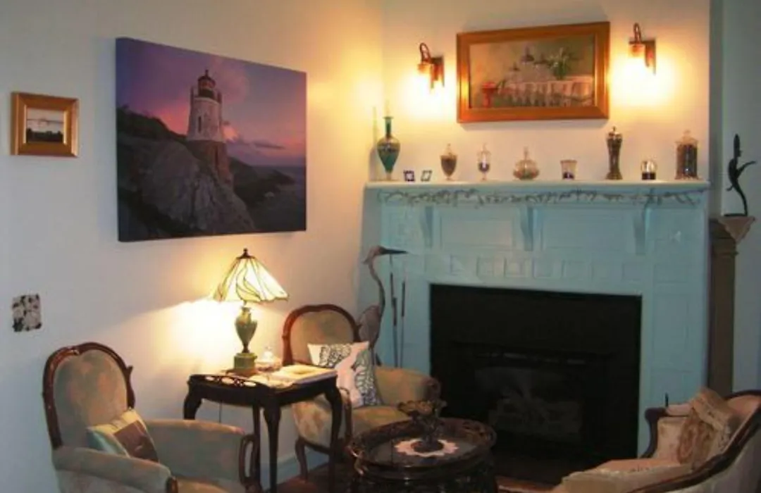 Armistead Cottage Bed & Breakfast-1