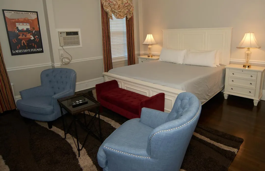 Bellevue Manor-1