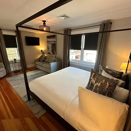 Entire Modern 7 Unit 7 Bath Boutique Inn-2