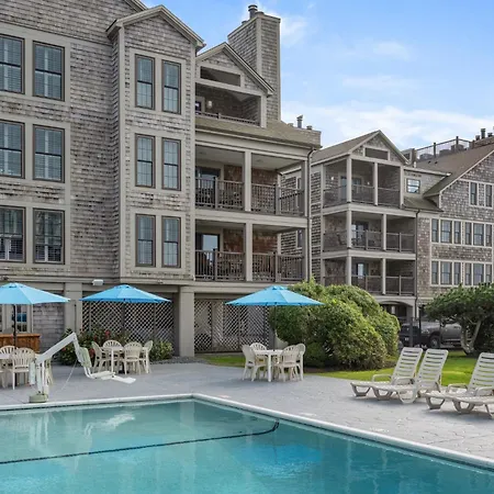 Club Wyndham Newport Onshore-3