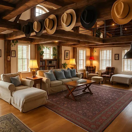 Magical Post And Beam Loft Downtown Newport!-2