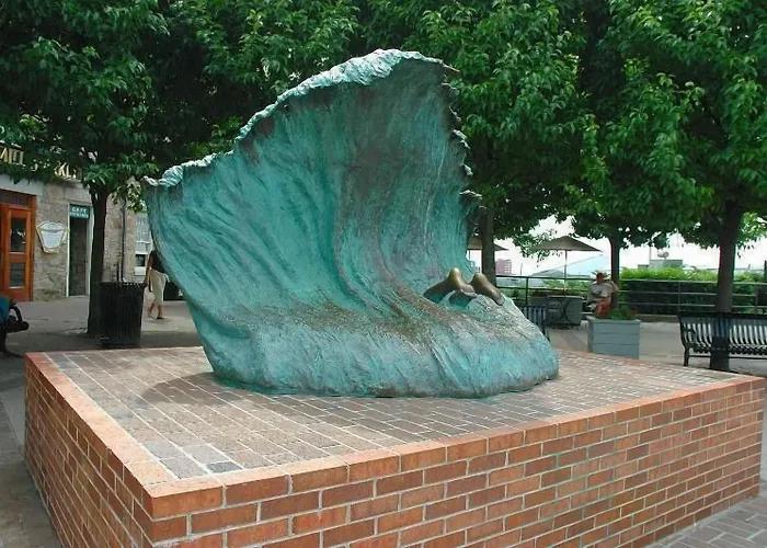 Newport Bay Club And Hotel