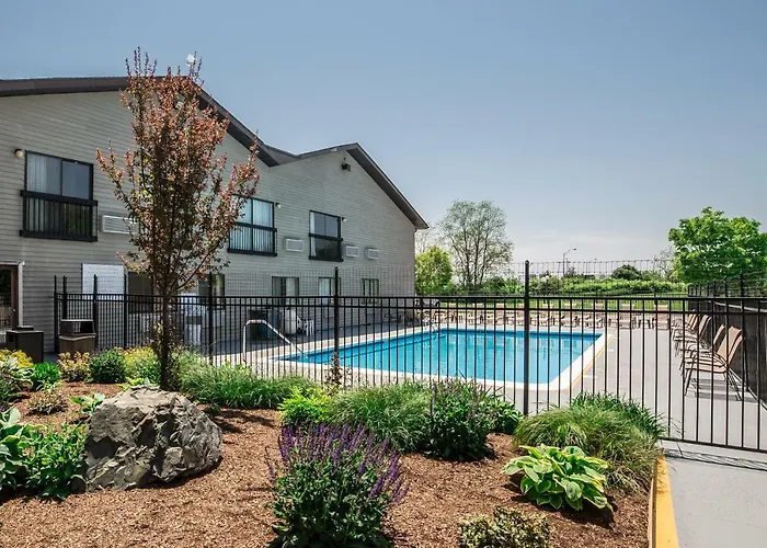 Mainstay Hotel And Conference Center